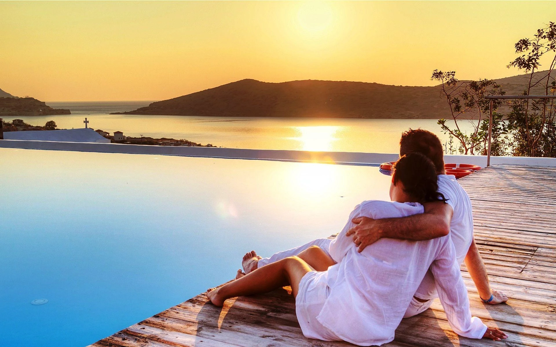 Honeymoon 10 nights for 2 persons 