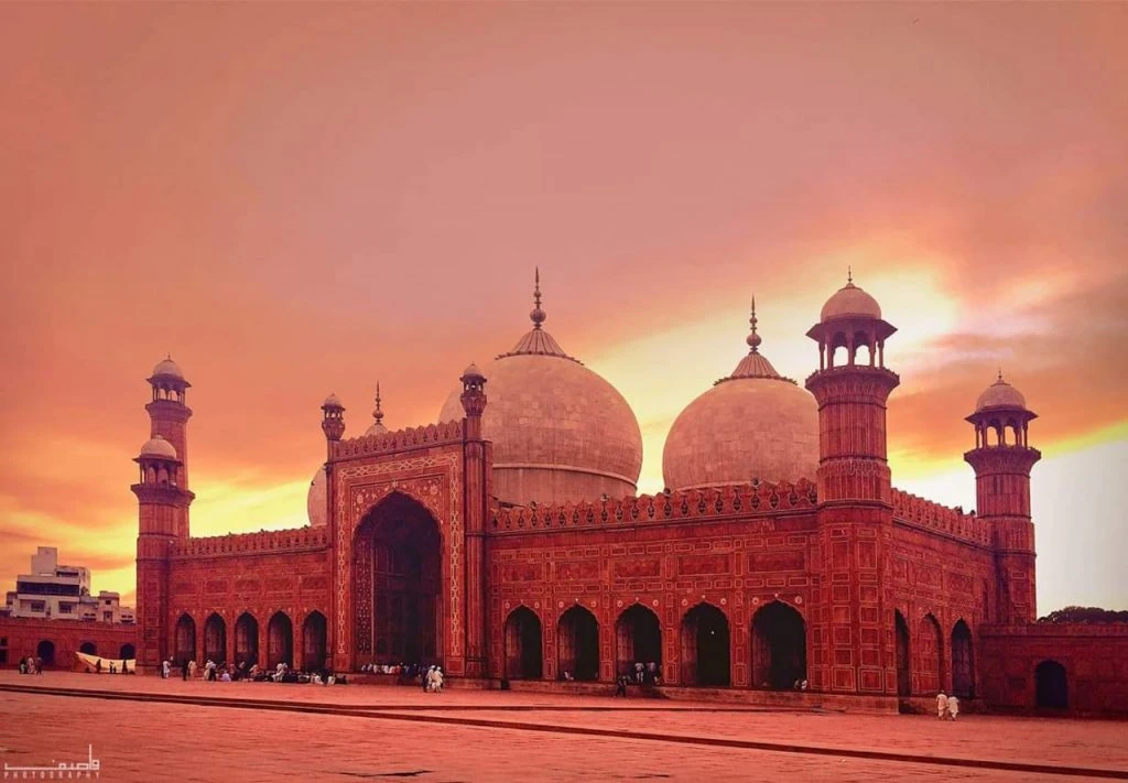 Pakistan 10 nights for 2 persons
